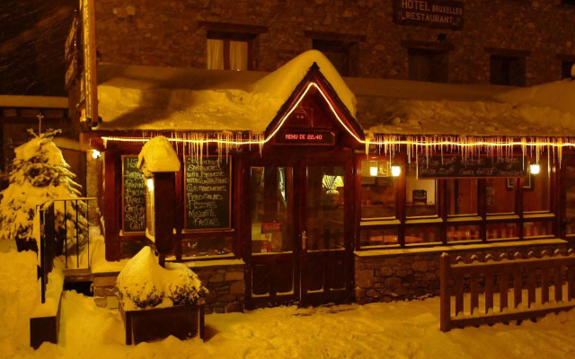 hotelImage