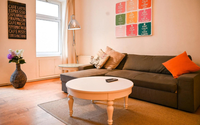 Bright Apartment Schönbrunn Palace