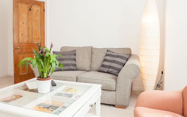 Lovely 1 Bed Self-Contained Flat in Greenwich