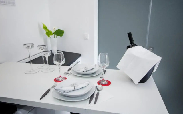 Luxury Studio Apartment White Sensation