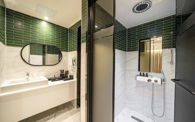 Busan Songjeong Brooks Hotel