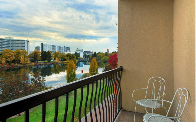 Oxford Suites Downtown Spokane