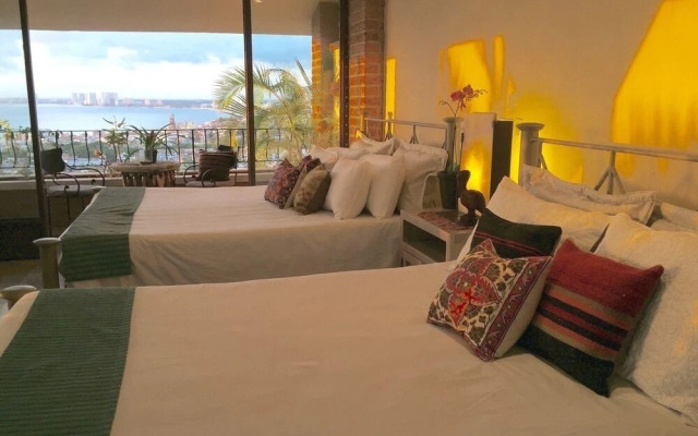 Villa Las Palmeras Gay Hotel