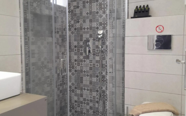 Hotel Glaronissia Rooms & Suites