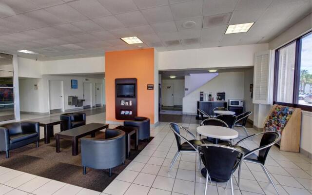 Executive Inn & Suites