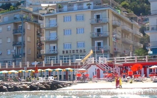 Hotel Bristol