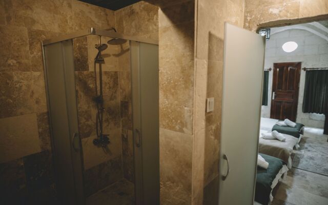 Daphne Cave Hotel