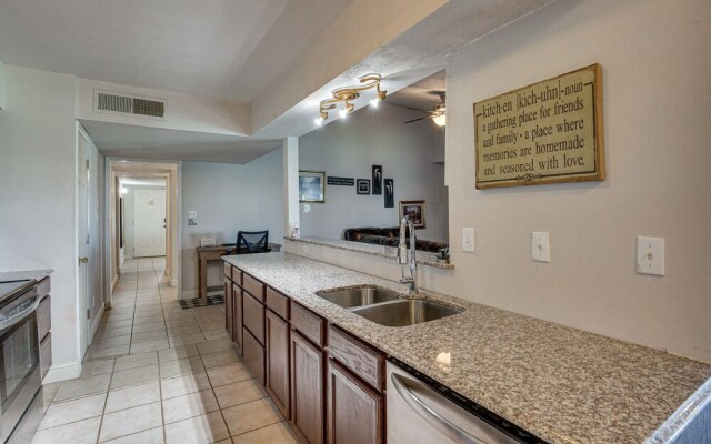 < 1 Mi to Lake Ray Hubbard: Home w/ Patio!