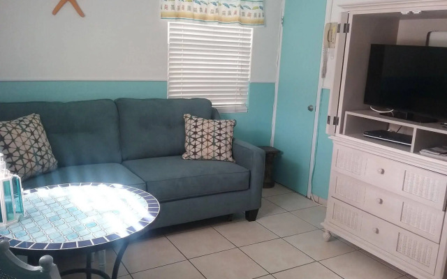 Tropical Bay Inn Motel