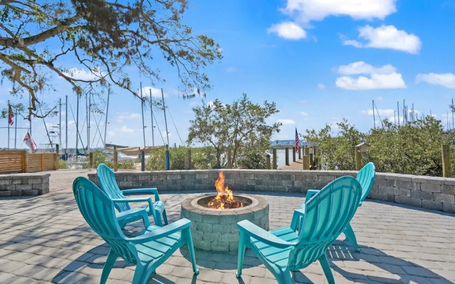 Waterfront Incredible Views Fire pit Renovated