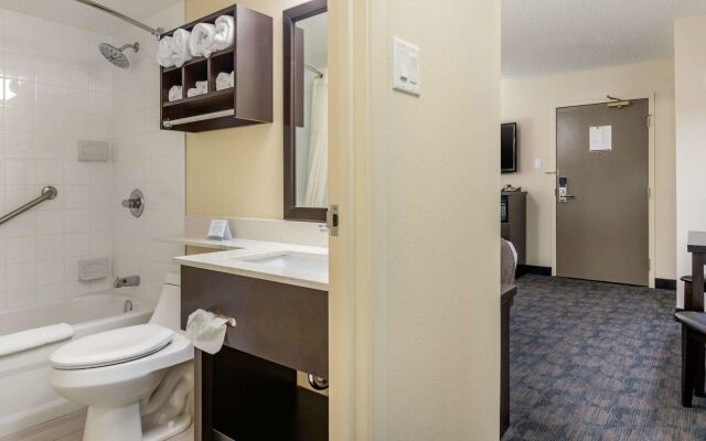 Quality Inn & Suites Bathurst