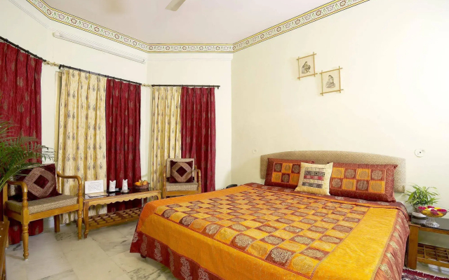 Hotel Sarang Palace