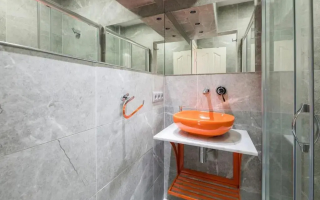 Cute 1 Room w/AC 300 meters to Istiklal Street