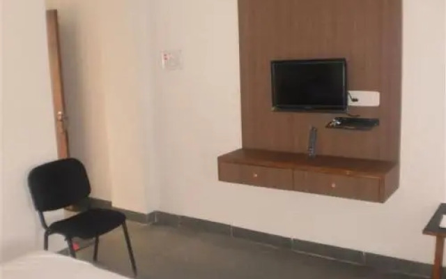 Hotel Devarshi Maheshwar