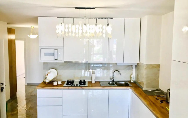 4-room jacuzzi apartment