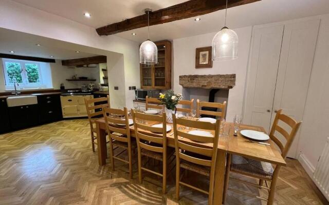 Stunning 4-bed Grade II House in the Lake District