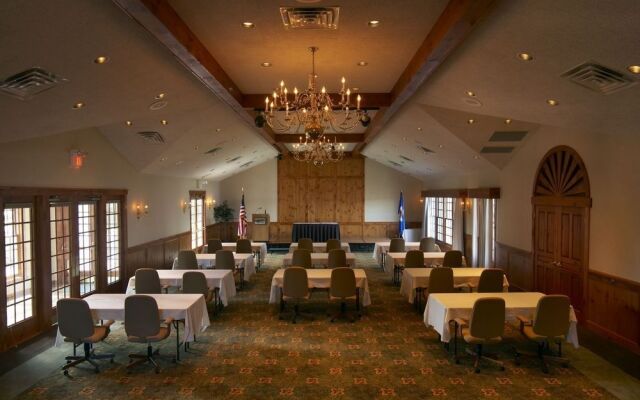 Maddens On Gull Lake