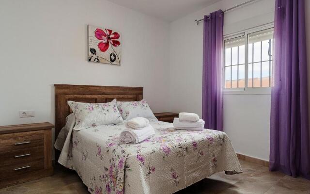 Rural house with private pool, new and beautiful garden