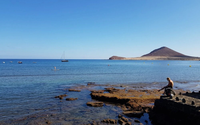 Acosta El Medano 2 Bedrooms 2 mins beach