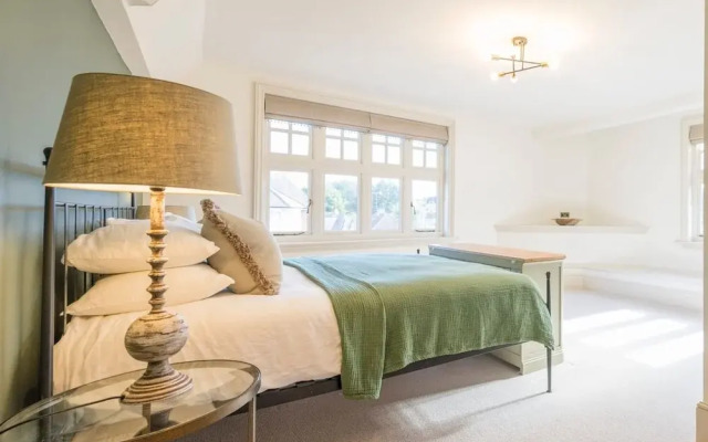 Dragon Court - 3 Beds Office Terrace Garden