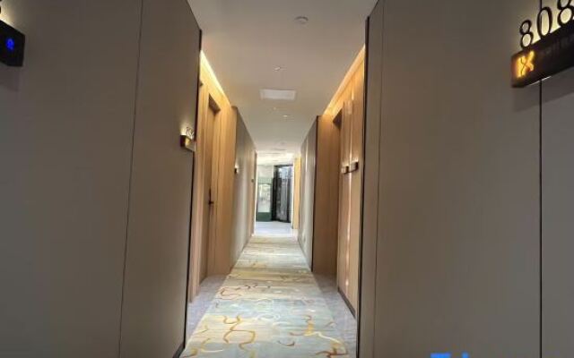 Zhushan Triumph Light Luxury Hotel
