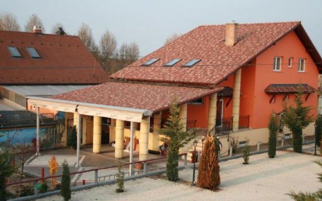 Bagolyvár Guesthouse, Restaurant, Wellness