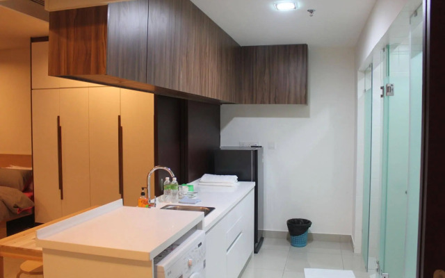 De Houz - Trefoil Setia Alam Home Stay