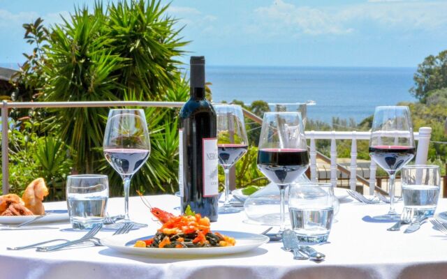 Hotel Tritone
