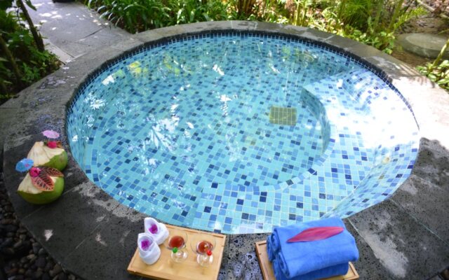 Hainan Mount Qixian Tang Hotel
