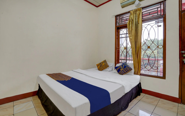 OYO 3882 Pondok Pujasera