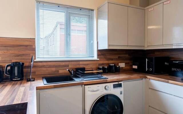 Impeccable Luxury 2-bed House in Sheffield