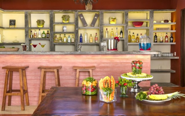 Hacienda Magica 7-14br Villa Full Staff by Rmh