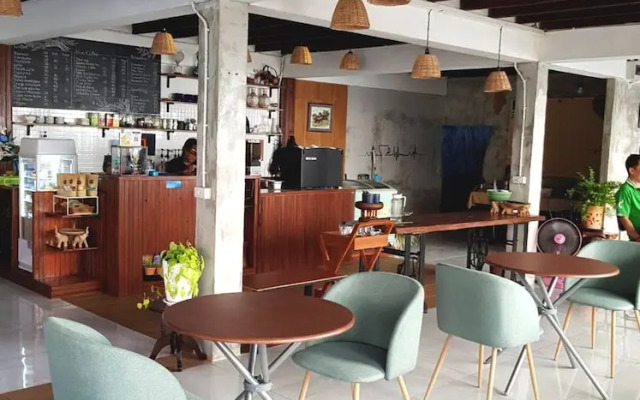 Blue Melon Cafe & Hostel