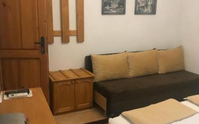 Toni's Guest House
