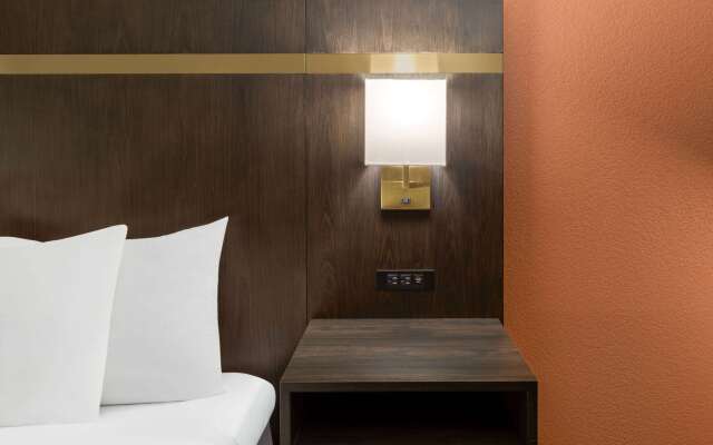 La Quinta Inn & Suites by Wyndham Olathe