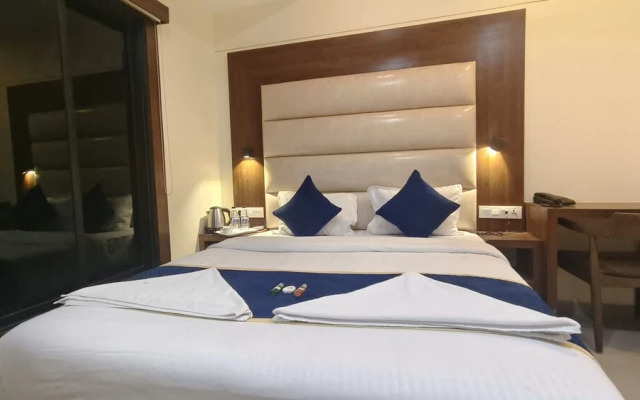 Hotel Ashraya International