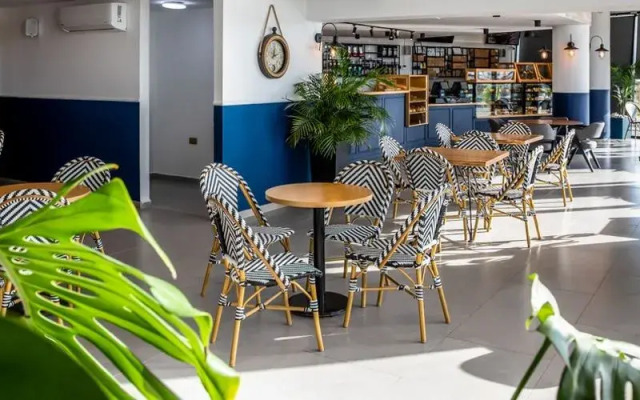 Caesar Blue Seaside Luxury Apartments