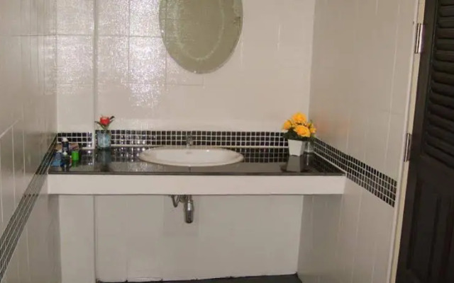 Patong Bay Guesthouse