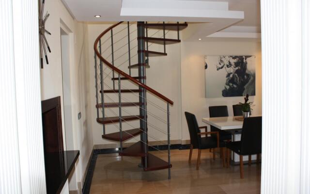 116 - Penthouse with Private Pool near beach