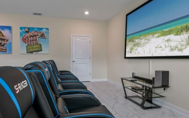 Charming Home Ideal Location Spacious Game Room