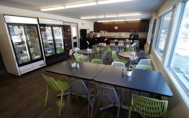 HI Calgary City Centre - Hostel