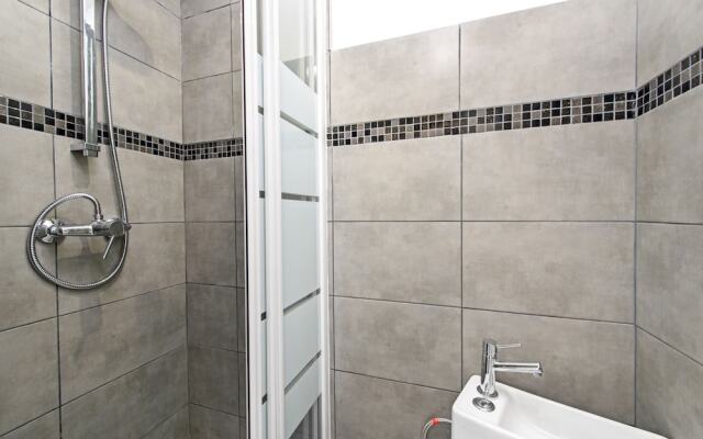 Beauty studio for 2 people in Paris