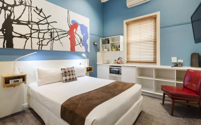 Tolarno Hotel