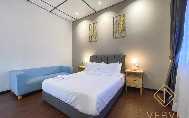 R Private Club House By Verve (14 Pax) EECH 72