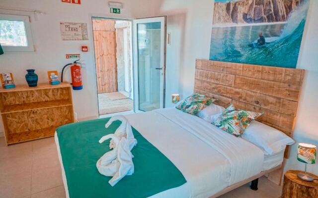 Oasis Backpackers Hostel Sintra Surf