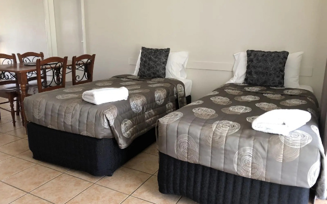 True Blue Motor Inn – Guest Rooms – Parkhurst