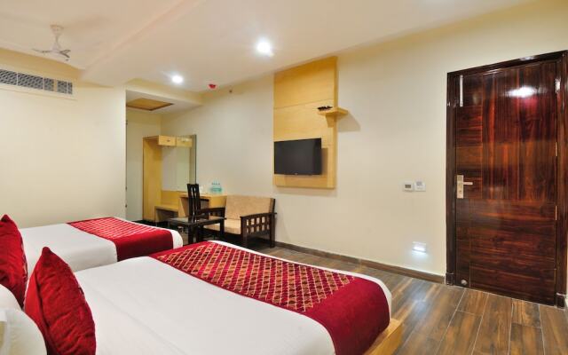 Hotel Grand Uddhav