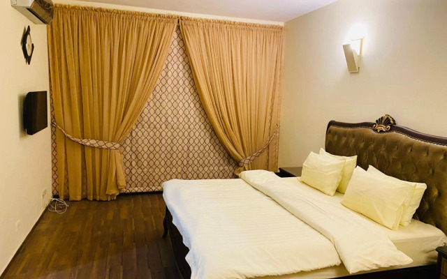 Royal Two Bed Luxury Apartment Gulberg