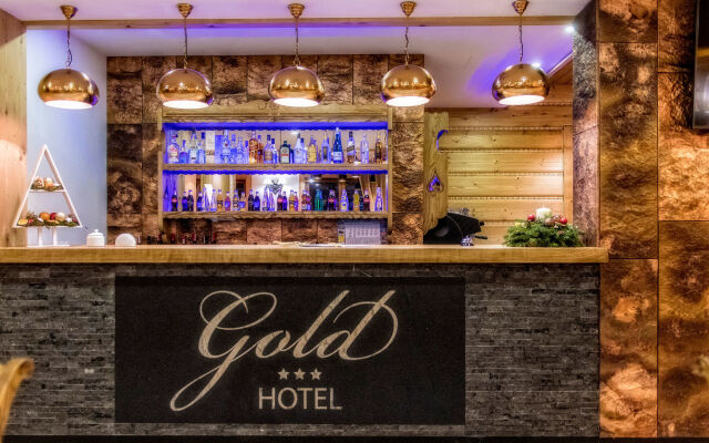 Gold Hotel