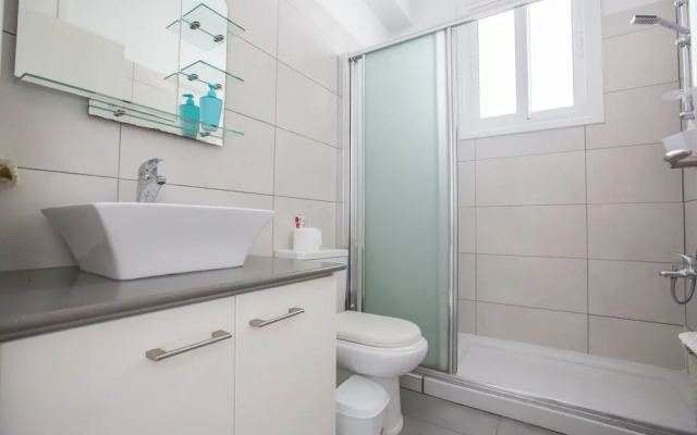 Villa Suri, Luxury Seafront Villa